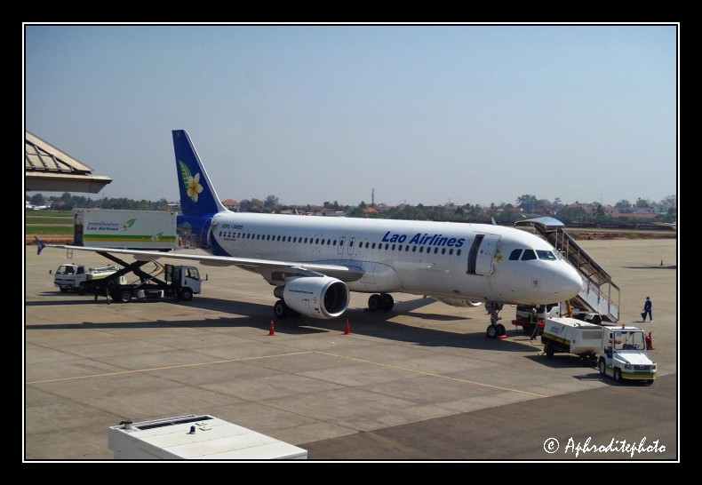 Lao Airlines Airbus A320 214